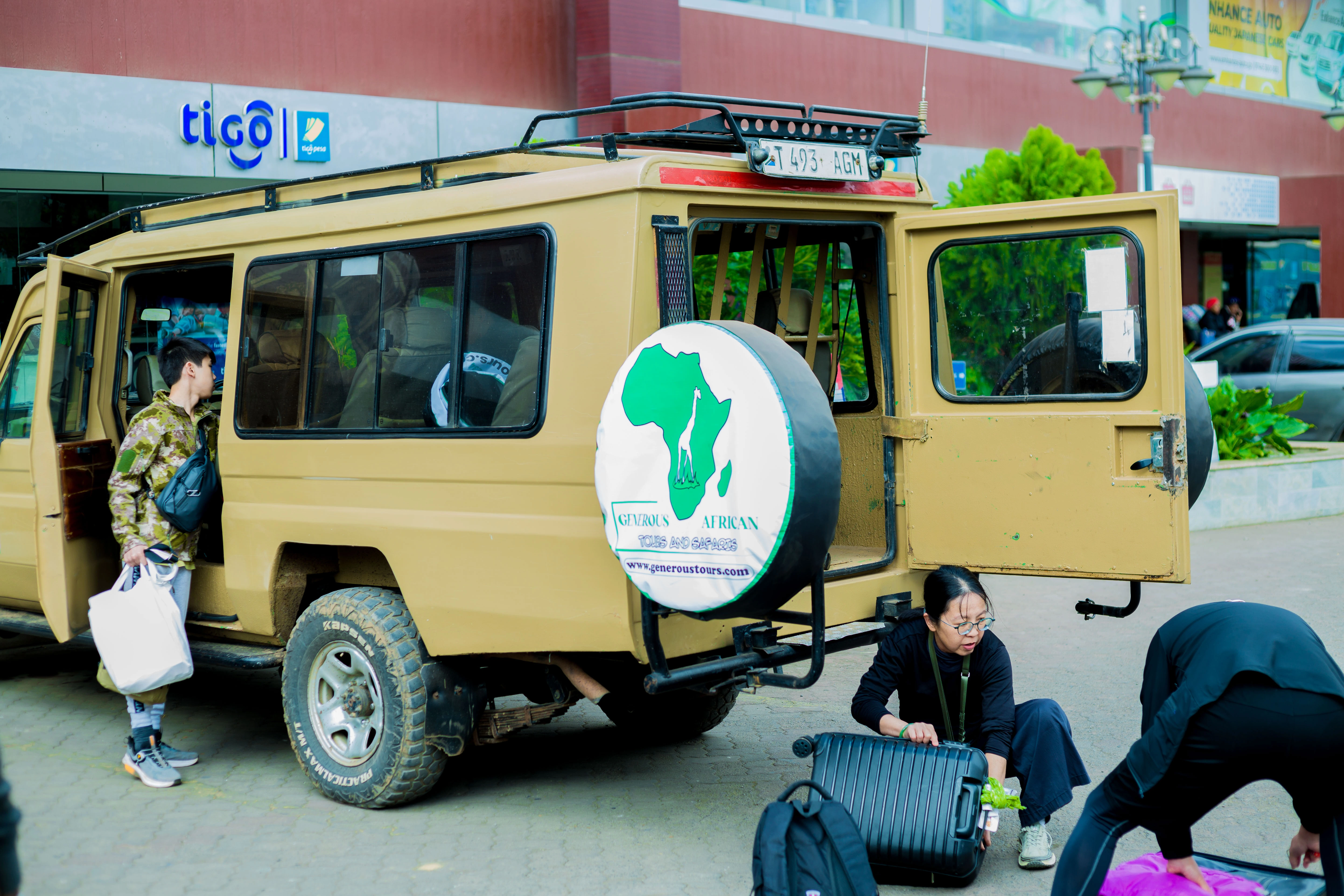 what to pack for safari in tanzania